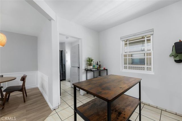 240 Hampton Drive, Venice, CA 90291