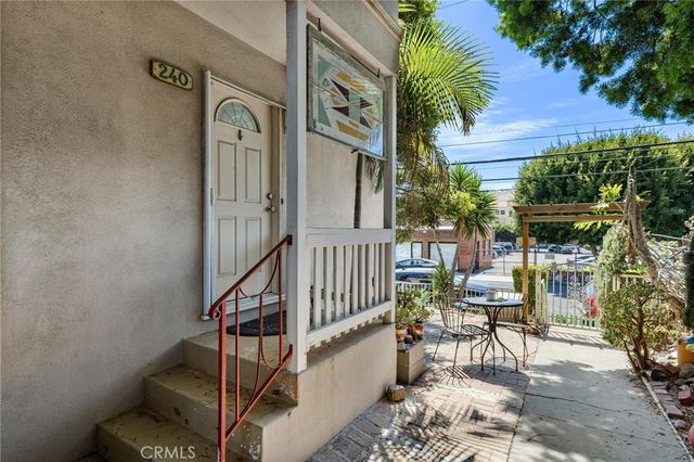 240 Hampton Drive, Venice, CA 90291