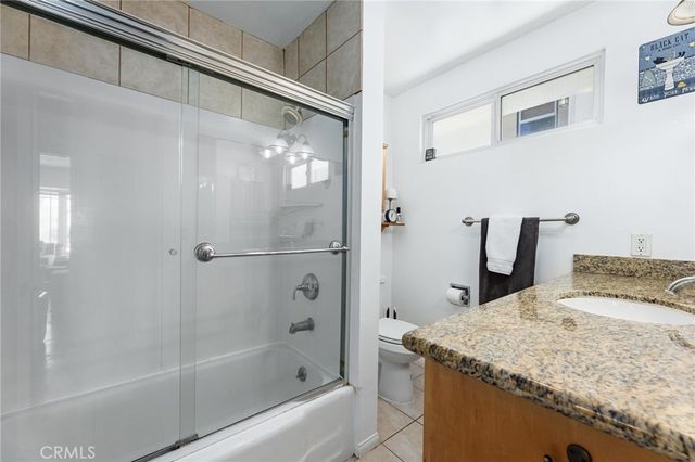 240 Hampton Drive, Venice, CA 90291