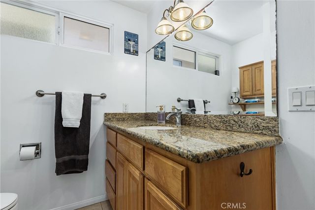 240 Hampton Drive, Venice, CA 90291