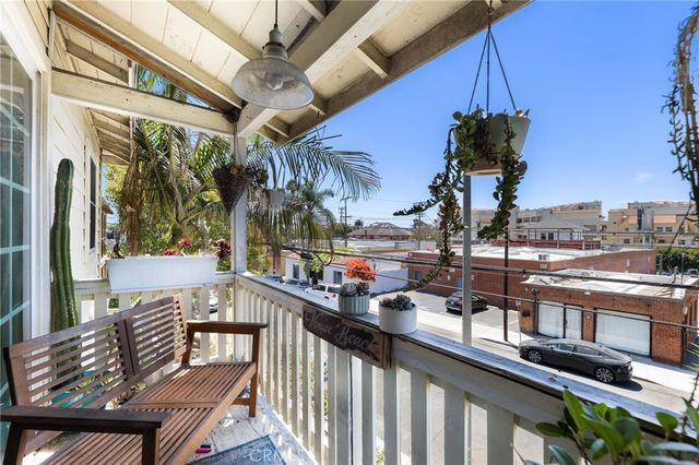 240 Hampton Drive, Venice, CA 90291