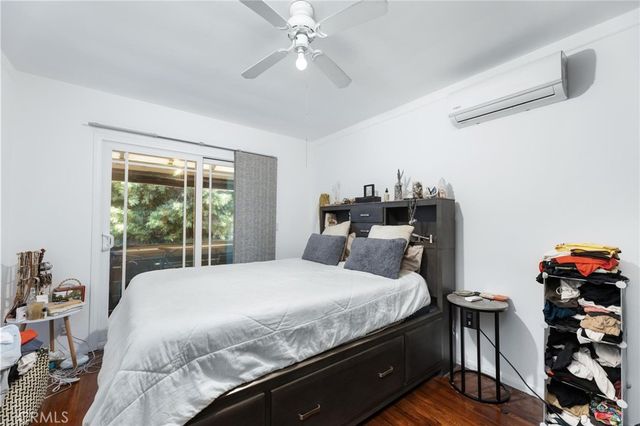 240 Hampton Drive, Venice, CA 90291