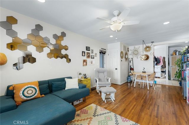 240 Hampton Drive, Venice, CA 90291