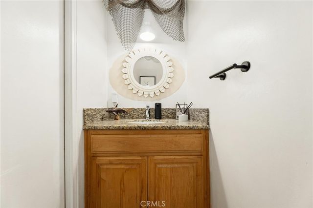240 Hampton Drive, Venice, CA 90291