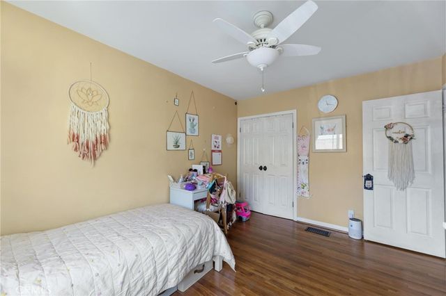 240 Hampton Drive, Venice, CA 90291