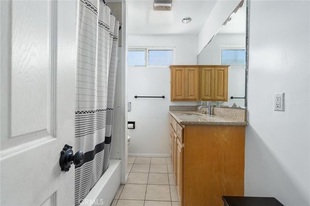 240 Hampton Drive, Venice, CA 90291