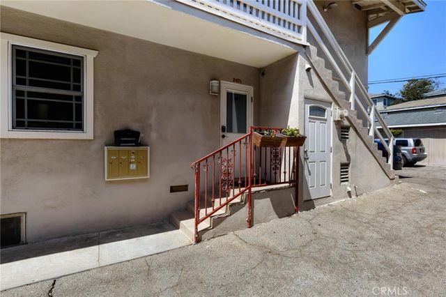240 Hampton Drive, Venice, CA 90291