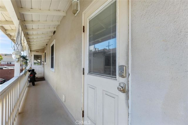 240 Hampton Drive, Venice, CA 90291