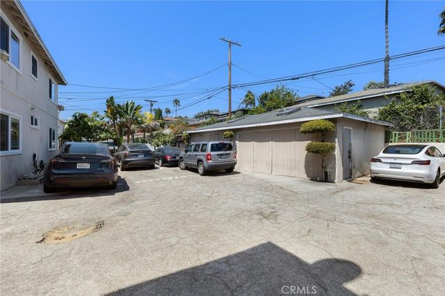 240 Hampton Drive, Venice, CA 90291