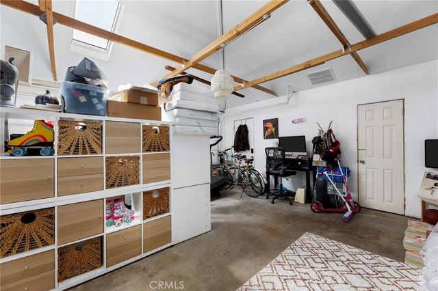 240 Hampton Drive, Venice, CA 90291