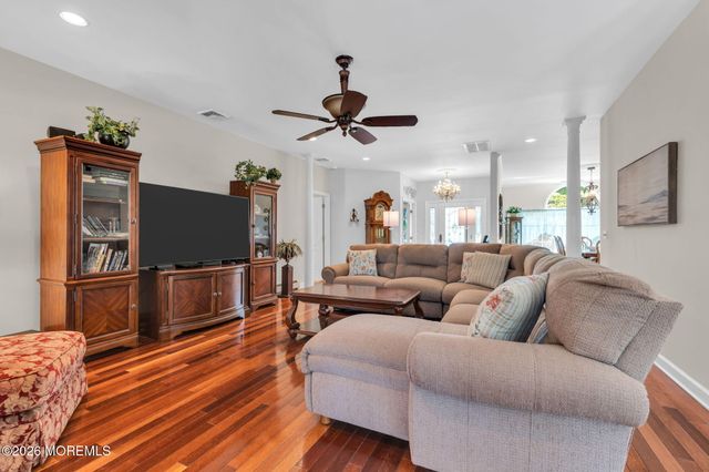 490 Arlington Avenue S, Bayville, NJ 08721