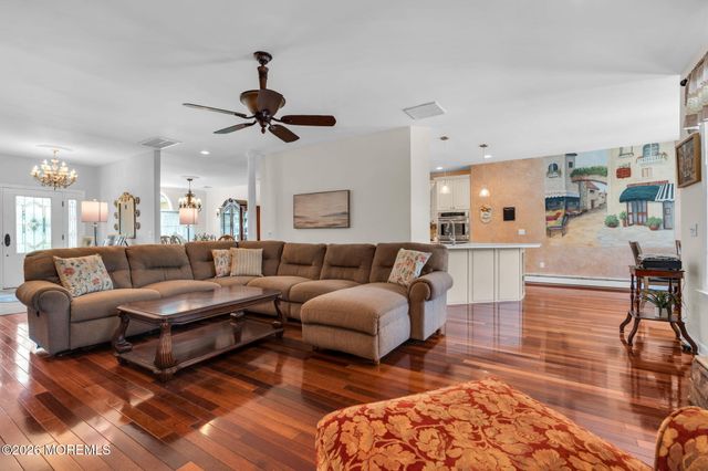 490 Arlington Avenue S, Bayville, NJ 08721