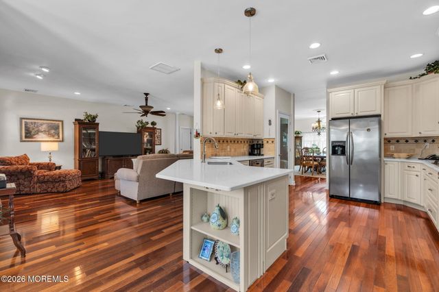 490 Arlington Avenue S, Bayville, NJ 08721