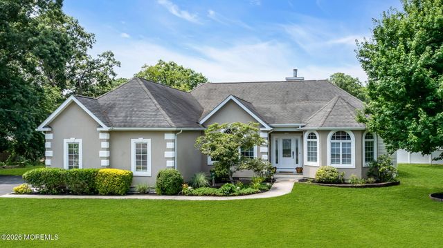 490 Arlington Avenue S, Bayville, NJ 08721