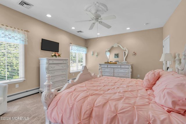 490 Arlington Avenue S, Bayville, NJ 08721