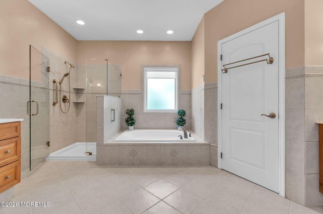 490 Arlington Avenue S, Bayville, NJ 08721