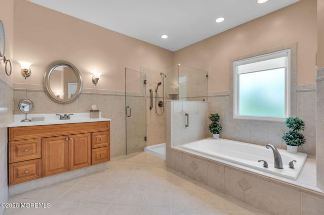 490 Arlington Avenue S, Bayville, NJ 08721