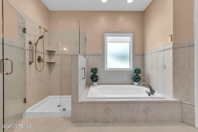 490 Arlington Avenue S, Bayville, NJ 08721