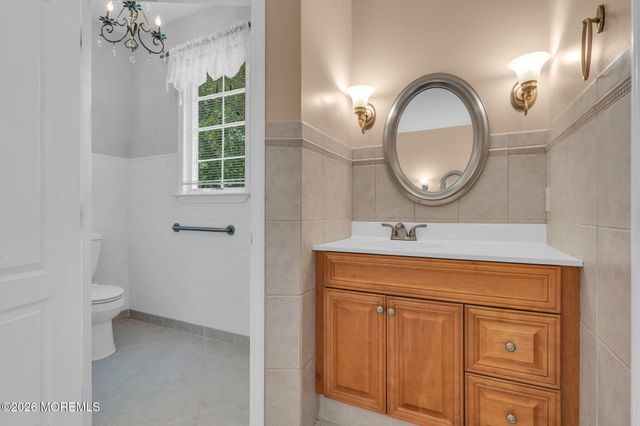 490 Arlington Avenue S, Bayville, NJ 08721