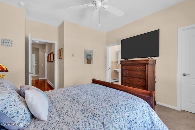 490 Arlington Avenue S, Bayville, NJ 08721