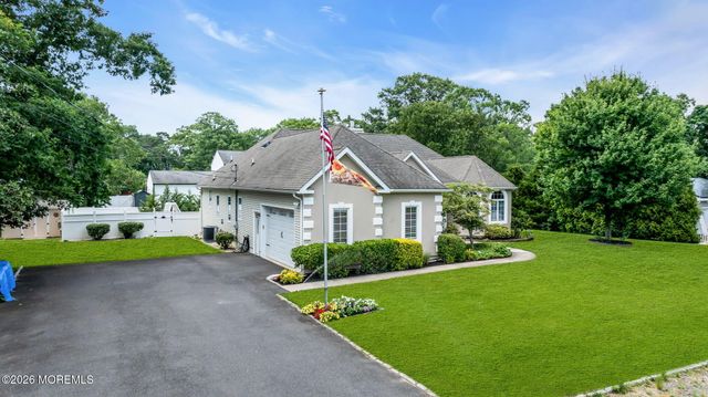 490 Arlington Avenue S, Bayville, NJ 08721