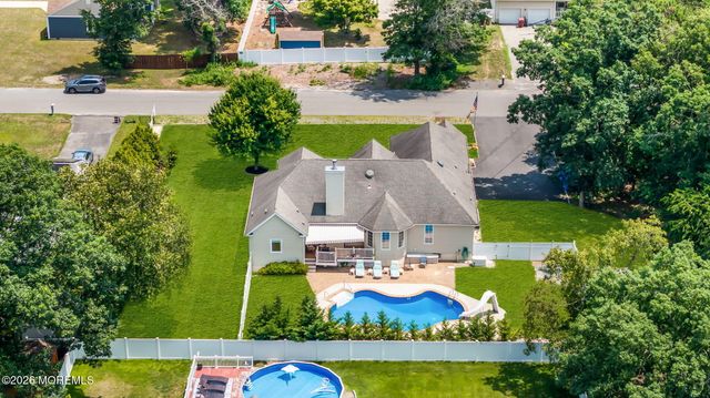 490 Arlington Avenue S, Bayville, NJ 08721