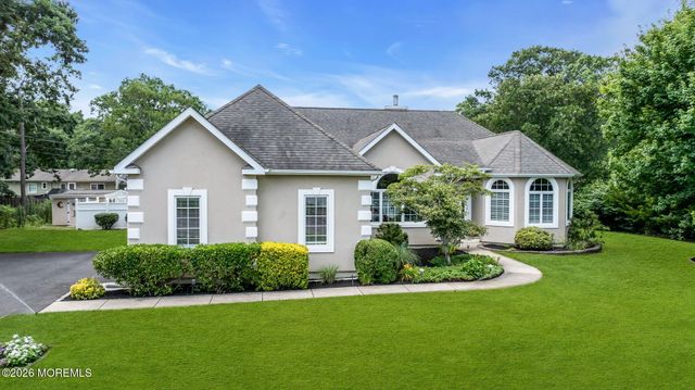 490 Arlington Avenue S, Bayville, NJ 08721