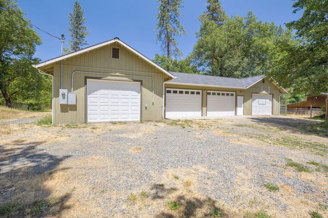 532 Sheraton Drive, Williams, OR 97544