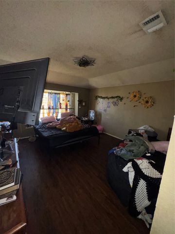 4712 Barnhill Lane, Fort Worth, TX 76135