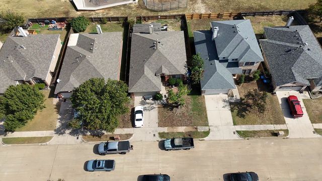 4712 Barnhill Lane, Fort Worth, TX 76135