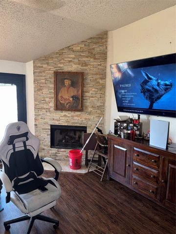 4712 Barnhill Lane, Fort Worth, TX 76135