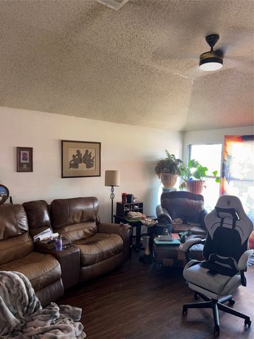 4712 Barnhill Lane, Fort Worth, TX 76135