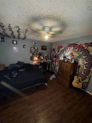 4712 Barnhill Lane, Fort Worth, TX 76135