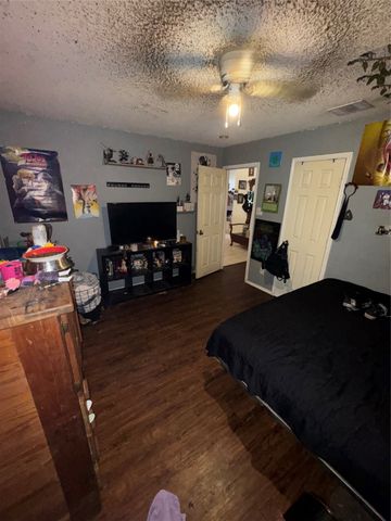 4712 Barnhill Lane, Fort Worth, TX 76135