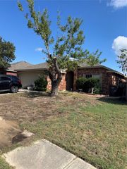 4712 Barnhill Lane, Fort Worth, TX 76135