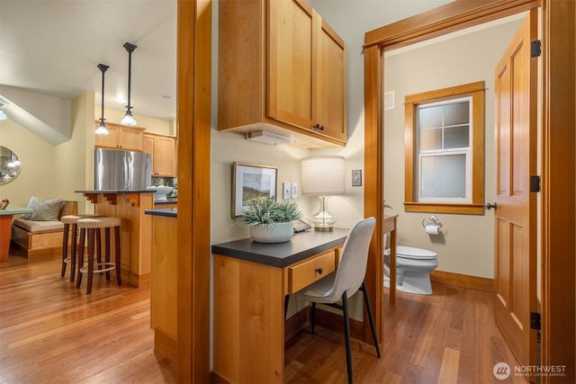 9641 NE North Town Loop, Bainbridge Island, WA 98110