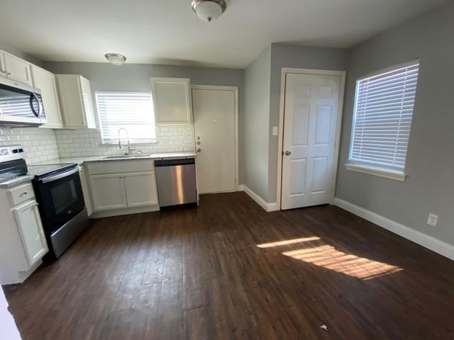 424 Sherman Drive, Pottsboro, TX 75076