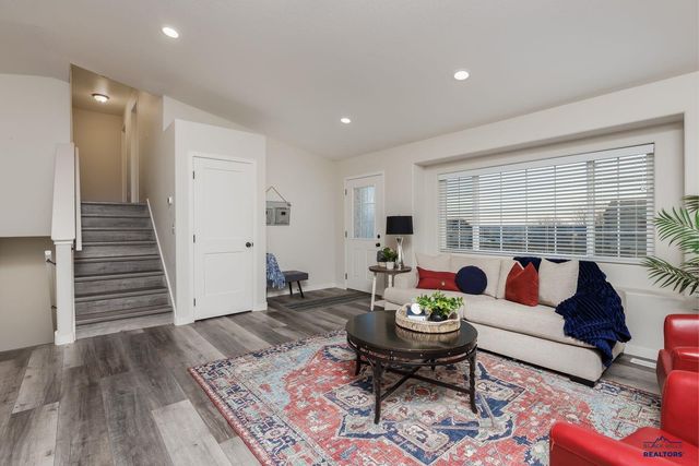 2714 WILDHORSE DR, Rapid City, SD 57703