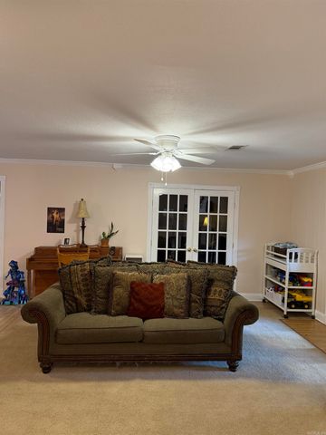 1115 Salem Road, Conway, AR 72034