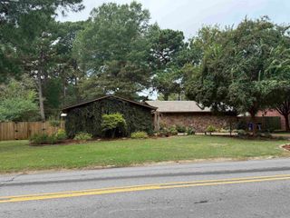 1115 Salem Road, Conway, AR 72034