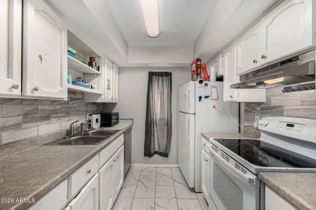 3131 W COCHISE Drive 157, Phoenix, AZ 85051