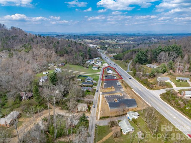 396 New Leicester Highway, Asheville, NC 28806