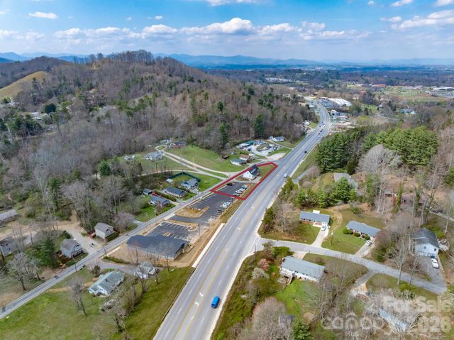 396 New Leicester Highway, Asheville, NC 28806