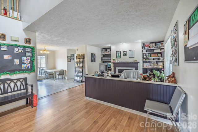 396 New Leicester Highway, Asheville, NC 28806