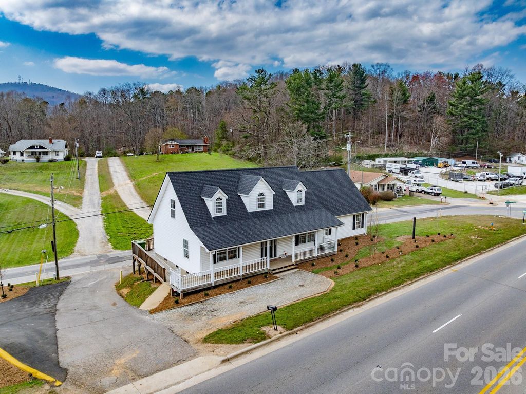 396 New Leicester Highway, Asheville, NC 28806