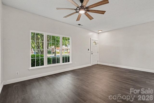 8041 Stoneham Court, Charlotte, NC 28105