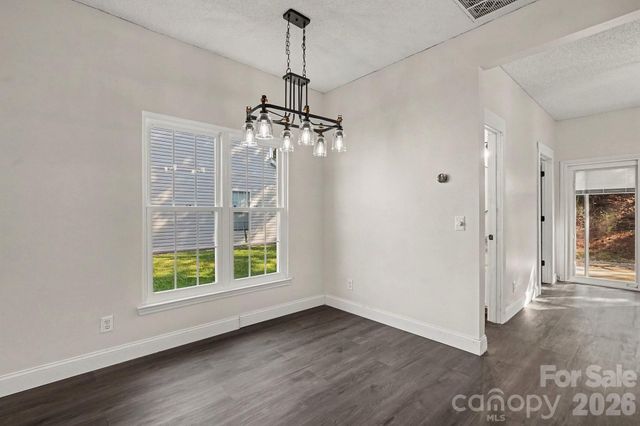 8041 Stoneham Court, Charlotte, NC 28105