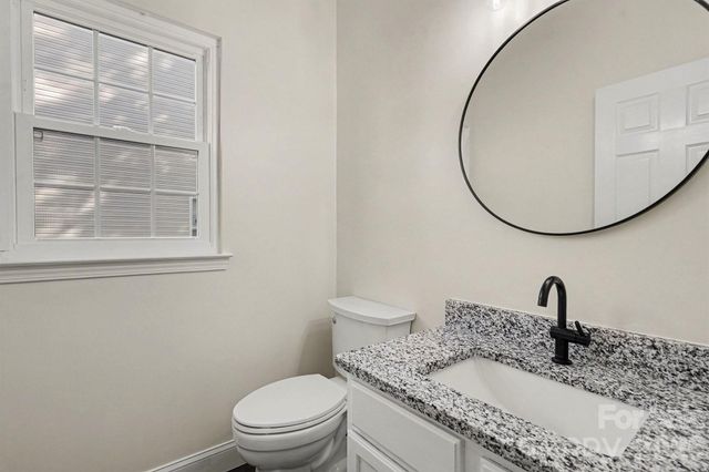 8041 Stoneham Court, Charlotte, NC 28105