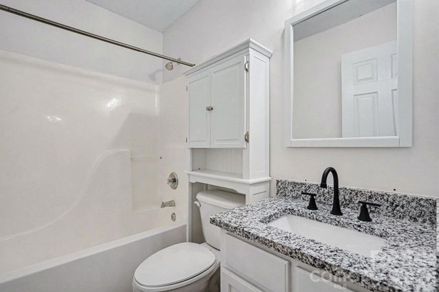8041 Stoneham Court, Charlotte, NC 28105