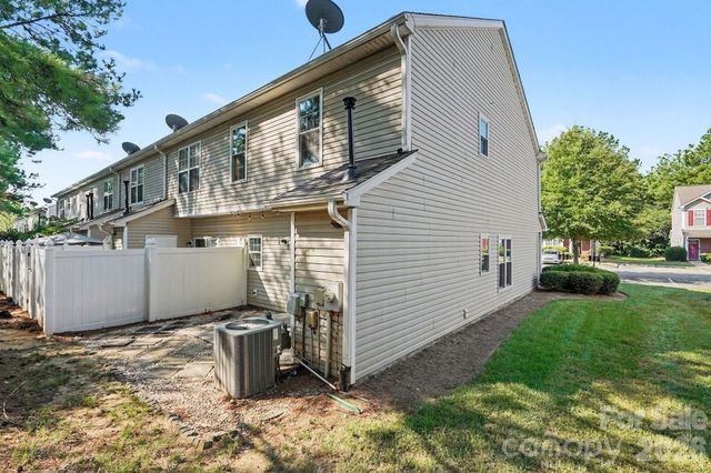 8041 Stoneham Court, Charlotte, NC 28105